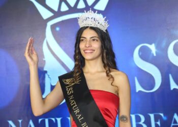 جوي طوق تفوز بلقب “ملكة الجمال الطبيعي 2025 “