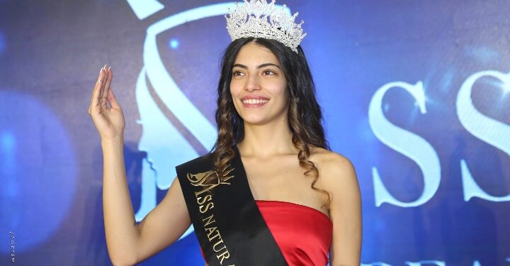 جوي طوق تفوز بلقب “ملكة الجمال الطبيعي 2025 “