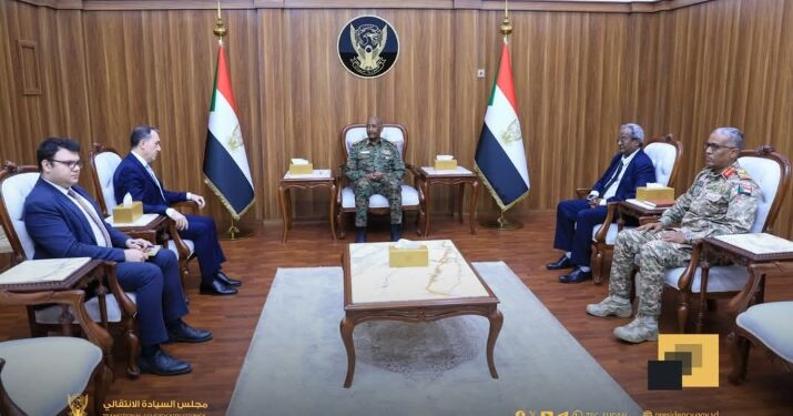 رئيس مجلس السيادة  يلتقي السفير التركي لدى السودان