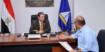 محافظ دمياط يبحث الأعمال التنسيقية لمشروع ازدواج طريق رأس البر الغربي وخط المياه الجديد