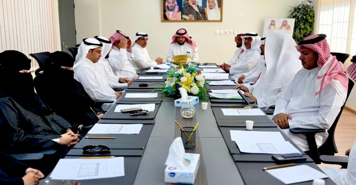 تعليم الطائف  يعقد اجتماعًا تحضيريًا لتكريم المشاركين في مبادرة دراسة قياس الأداء في إدارة تنمية القدرات