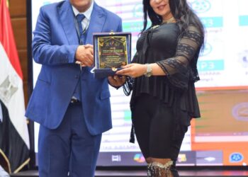 نجاح مبهر الأعلامية نسرين شوقى ويتم تكريمها فى مهرجان اختر طريقك الدولى