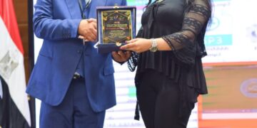 نجاح مبهر الأعلامية نسرين شوقى ويتم تكريمها فى مهرجان اختر طريقك الدولى