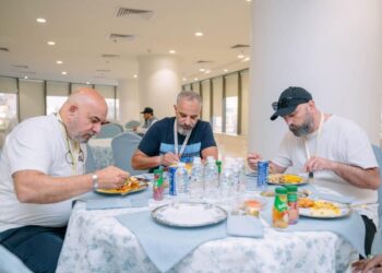 أطعمة الحجاج تحت المجهر.. مسؤولو البعثات يشاركون في تقييم وجبات المشاعر المقدسة قبل التصعيد