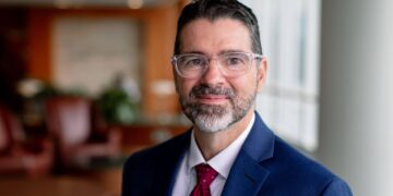 فهم المخاطر : هل النساء أكثر عرضة للإصابة بسرطان الغدة الدرقية مقارنة بالرجال؟