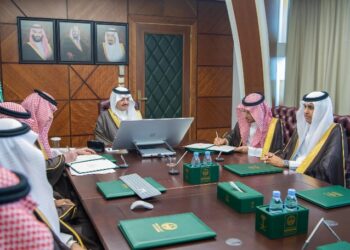 سمو أمير المنطقة الشرقية يبارك توقيع مذكرة تفاهم بين وزارة التعليم ولجنة السلامة المرورية بالمنطقة لنشر ثقافة السلامة المرورية بين الطلاب