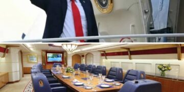 قصة القصر الطائر المهدى للرئيس الامريكي ، معلومات تعرفونها لاول مرة عن إحدى اغلى طائرات العالم