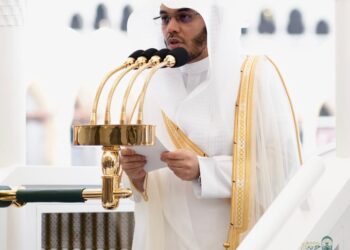 فضيلة الشيخ الأستاذ الدكتور ⁧‫ياسر الدوسري‬⁩  في خطبة الجمعة بـ  المسجد_الحرام: ‏“‏متى امتلأ قلبُ العبدِ توحيدًا لله وإيمانًا به، عرَف ملجأه ودواءه، ومفزعَه وشفاءه، وتوجَّه إلى الله بالدعاء، الذي جعله الله عبادةً من أفضل العبادات، وقُربةً من أجلِّ القُربات، فأمر به عبادَه، ووعدهم بالإجابة”.