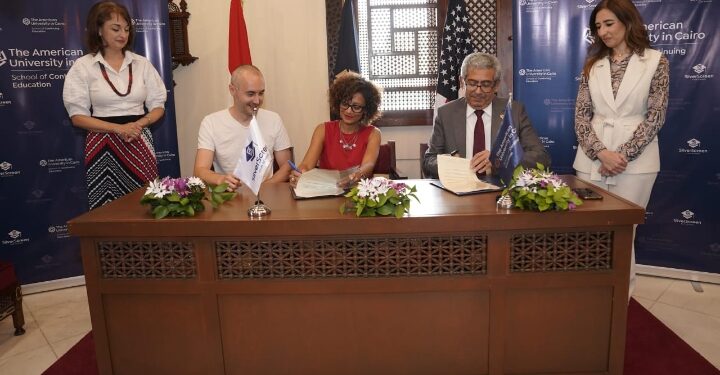 كلية التعليم المستمر بالجامعة الأمريكية بالقاهرة تطلق شهادة “Film Industry Business Certificate” بالتعاون مع  منصة Silver Screen Film School لتأهيل صناع السينما تجاريًا