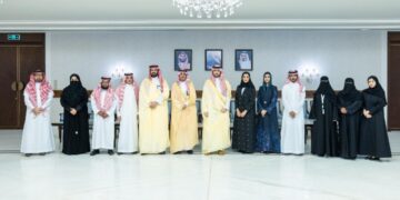 نائب أمير المنطقة الشرقية يطّلع على أهداف نادي المسؤولية الاجتماعية وبرامجه بالمنطقة