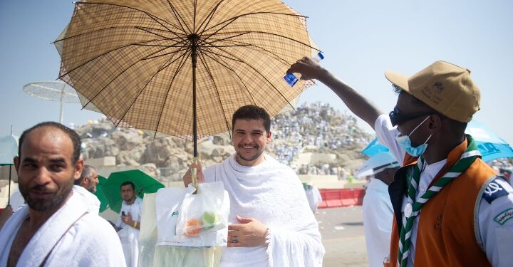 الكشافة السعودية: حكاية ريادة تمتد لعقود في خدمة ضيوف الرحمن