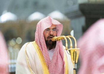 التزاما بتوجيه السديس وحفاظا على صحة وسلامةً ضيوف الرحمن ..امام وخطيب المسجد الحرام والمسجد النبوي بقصرون خطبة وصلاة الجمعة