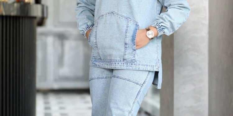 العباءة المصرية بتوقيع مصمم الأزياء أحمد فهيم لها طابع خاص في مهرجان آخر موضه ٢٠٢٥