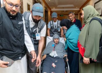 من المستشفى إلى صعيد عرفة… «عفاف» تسير بخطى الأمل في رحاب مكة