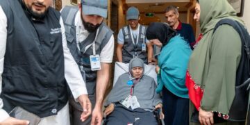 من المستشفى إلى صعيد عرفة… «عفاف» تسير بخطى الأمل في رحاب مكة