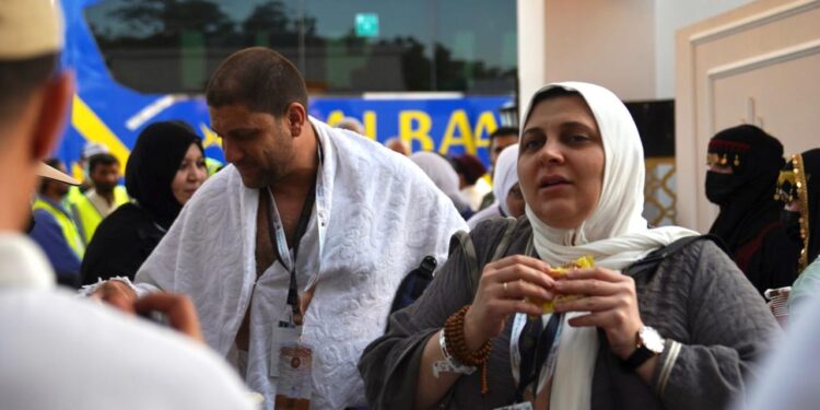 حجاج السياحة في أيدٍ أمينة… والراحة أولويتنا