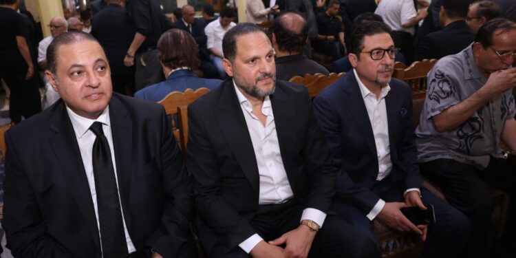 بحضور وزراء وفنانين والفنان عماد زيادة ورجل الأعمال د شريف زيادة ود احمد زيادة عزاء والد الفنان تامر عبد المنعم