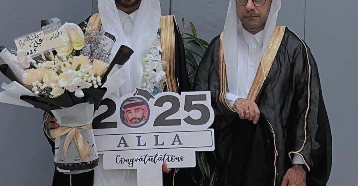 المزراق يحتقل بتخرج إبنه المهندس علاء