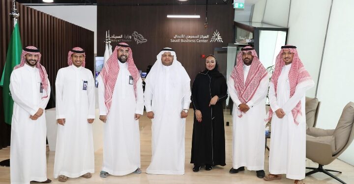 اجتماع تنسيقي بين لجنة السياحة بغرفة الخرج ووزارة السياحة ممثلة بمركز الأعمال السعودي: بحث فرص الاستثمار السياحي تماشيًا مع رؤية المملكة 2030