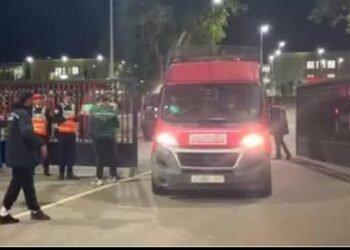 بعد خروج الشركة المعنية بالامر عن صمتها واتهام اطراف خارجية بالحادث ، من تسبب في قتل ثلاثين عاملة بمصنع الكابلاج ؟