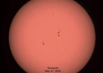 نشاط شمسي ملحوظ قد يؤدي إلى عاصفة جيومغناطيسية قوية