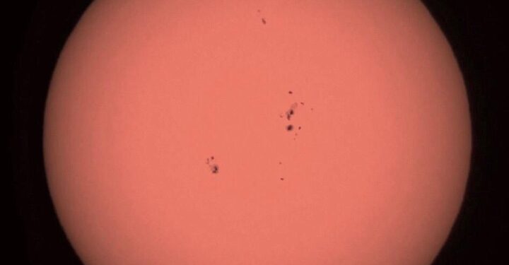 نشاط شمسي ملحوظ قد يؤدي إلى عاصفة جيومغناطيسية قوية