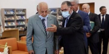 مسار حافل لرجل ثقة الحسن الثاني ومحمد السادس ، تعرفوا عن قرب على آخر ناطق رسمي باسم القصر الملكي