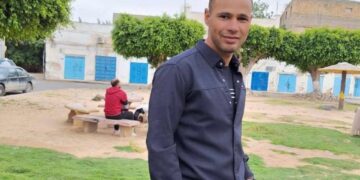 عبدالله عزالدين مصمم جرافيك مبهر أبهر الجميع فى تصميماته على السوشيال ميديا