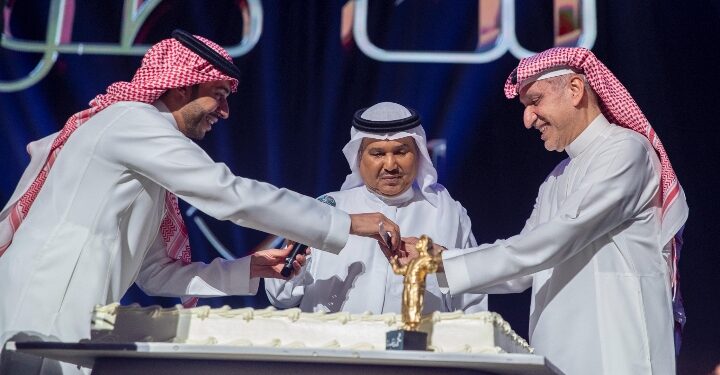 روتانا وأ.سالم الهندي يفاجئان محمد عبده بعيد ميلاده في اضخم “حفلات عيد الاضحى 2025” في “الخبر أرينا”