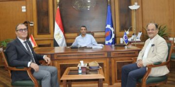 محافظ السويس يتابع ترتيبات الدورة الثانية لمهرجان VS-FILM للأفلام القصيرة جدا