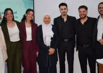 كلية الإدارة بالمصرية الروسية تناقش مشروعات تخرج تواكب أهداف الإستدامة