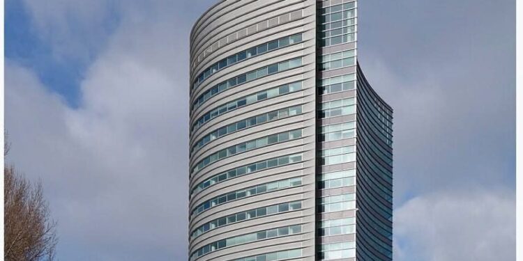 ستيلانتس تعلن إيقاف برنامج تطوير تكنولوجيا خلايا الوقود الهيدروجينية