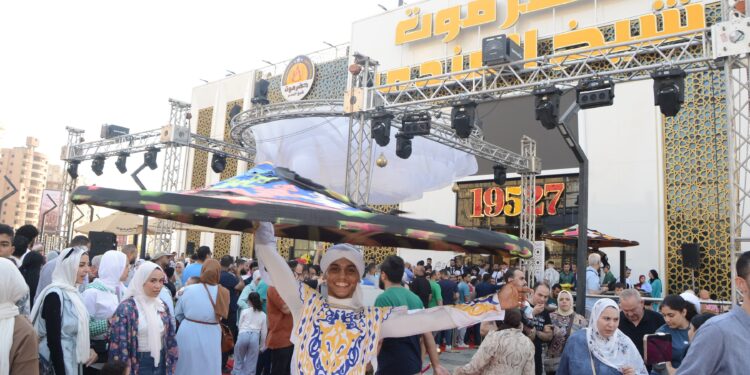 زحام شديد وإقبال غير مسبوق على حضرموت شيخ المندي فرع زهراء المعادي  في أول أيام افتتاحه