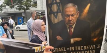 متظاهرون وناشطون عرب وأجانب ينظمون مسيرة في شوارع برلين تنديدا بالجرائم الإسرائيلية