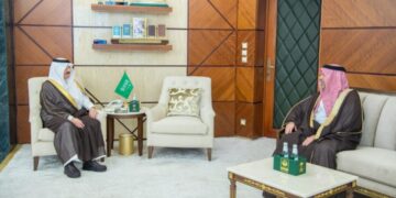سمو أمير المنطقة الشرقية يستقبل مدير عام فرع وزارة الصحة بمناسبة تعيينه