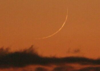 فلكية جدة…   *الجمعة : محاولة لرصد هلال القمر الجديد* 🌙