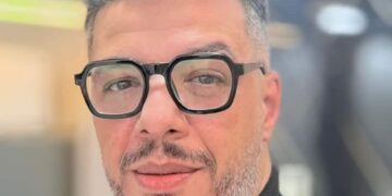 الإعلامي محمد سامي يتألق ضمن لجنة تحكيم مهرجان الصخرة – الموسم الثالث