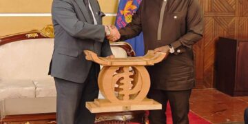 الدكتور سعيد دراز رئيس مجموعة شركات ايروجيت العالمية فى أفريقيا وغانا يثمن  على جهود السفير المصري فى غانا بمناسبة انتهاء فترة عمله