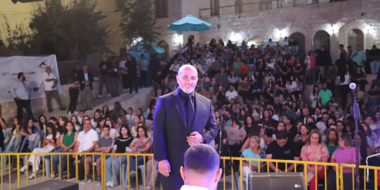 فراس طعيمة يبهر جمهور “مهرجان الفحيص” وجورج نعمة ينجح بلقائه الأول