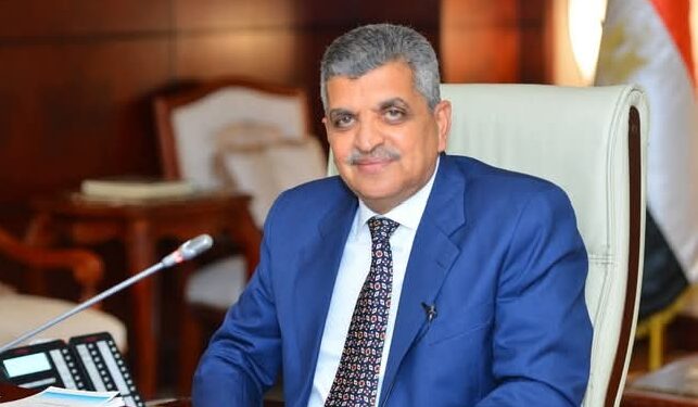 “ضباط الملاحة البحرية التجارية” يهنئون الفريق أسامة ربيع: قائد الإنجازات وصاحب البصمة التاريخية في قناة السويس