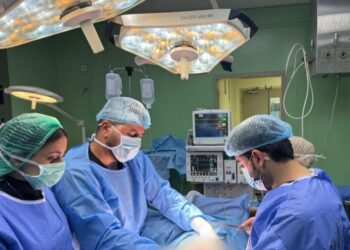 مركز أمراض وزرع الكلى بمدينة الطب يجري عملية زرع كلى لمريض