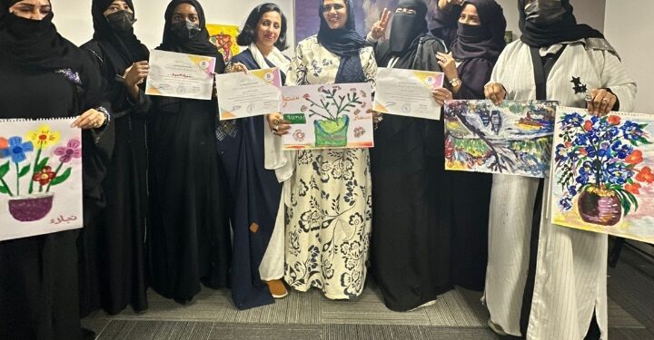 ورشة فنية متنوعة لإعلاميات جدة بقيادة الفنانة التشكيلية المبدعة ميساء مصطفى