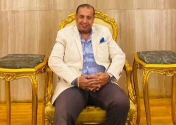 هاني شكري عزيز.. وزير السعادة ونائب الغلابة.. قصة نجاح ورحلة كفاح ملهمة للشباب