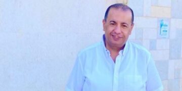 هاني شكري عزيز.. “نائب الغلابة” و”وزير السعادة” الذي يكتبه الناس في قلوبهم