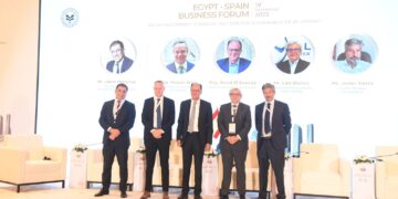 رئيس أكوا باور مصر خلال مؤتمر مجلس الأعمال المصرى الأسباني :  نواصل التوسع في الطاقة المتجددة والتحلية والهيدروجين الأخضر