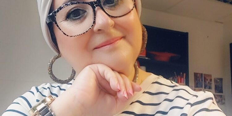 “الفراغ الممتلئ” ديوان  صدر للشاعرة آمال صالح