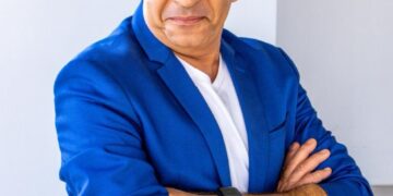 نعت الكاتبة الصحفية شيما فتحي الإعلامي الكبير عاطف كامل