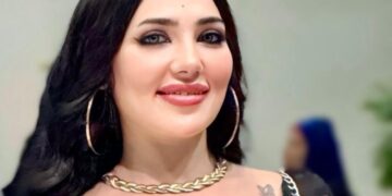 الفنانة بوسى سيف تتواصل الإبداع ويتم تكريمها فى مؤتمر سفراء النجاح