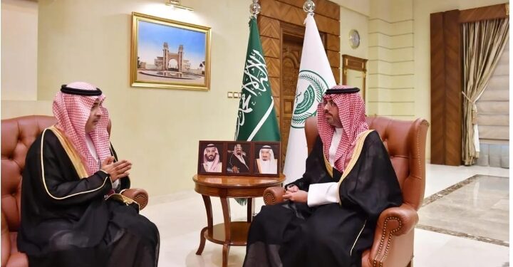 مُحافظ جدة يستقبل رئيس مركز أعمال الحج والعمرة بمؤسسة البريد السعودي