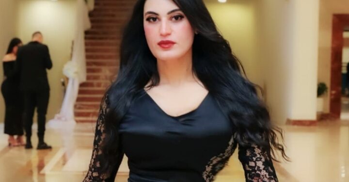 تحتفل الكاتبة والصحفية شيما فتحى بعيد ميلادها وسط مجموعة من أقاربها وأصدقائها بعيد ميلادها